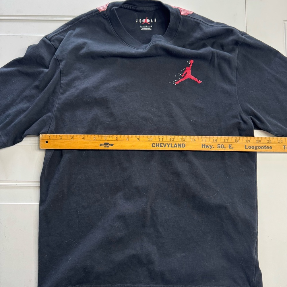Nike Air Jordan Flight Essentials Holiday Black Red T Shirt Tee Santa Feet M - Picture 5 of 6